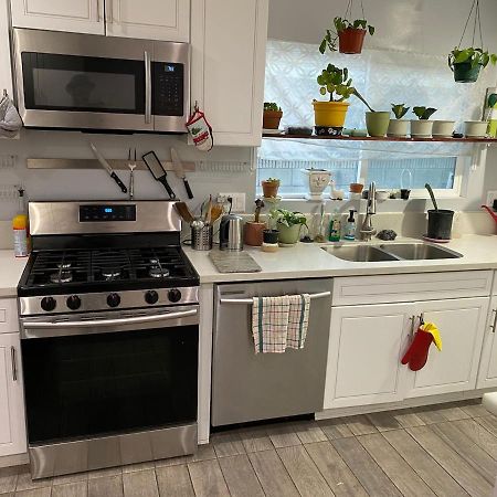 Private Room In Los Angeles La With Tv & Wifi & Ac & View Of Hollywood Sign & Private Fridge & Shared Kitchen!!! Exterior foto