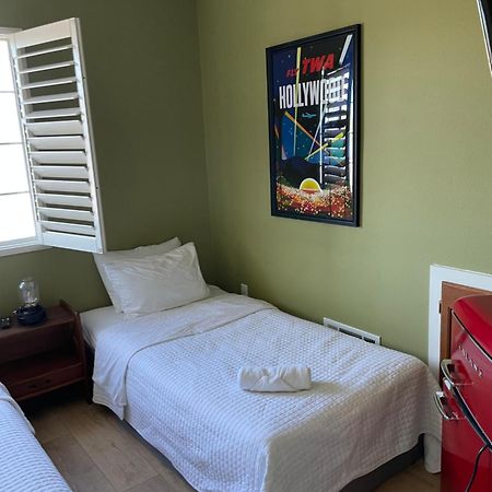 Private Room In Los Angeles La With Tv & Wifi & Ac & View Of Hollywood Sign & Private Fridge & Shared Kitchen!!! Exterior foto