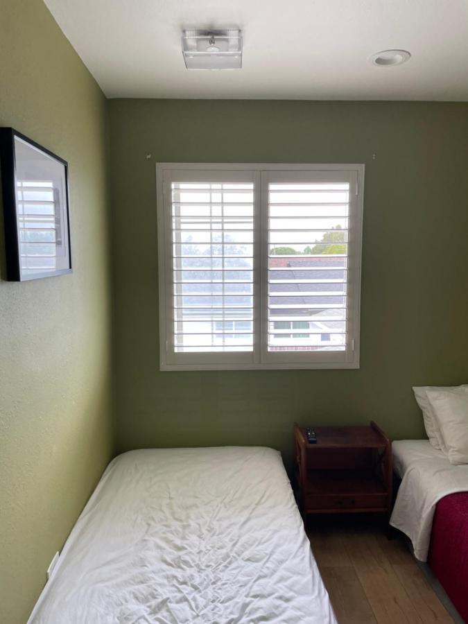 Private Room In Los Angeles La With Tv & Wifi & Ac & View Of Hollywood Sign & Private Fridge & Shared Kitchen!!! Exterior foto