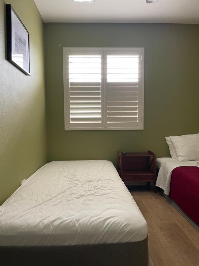Private Room In Los Angeles La With Tv & Wifi & Ac & View Of Hollywood Sign & Private Fridge & Shared Kitchen!!! Exterior foto