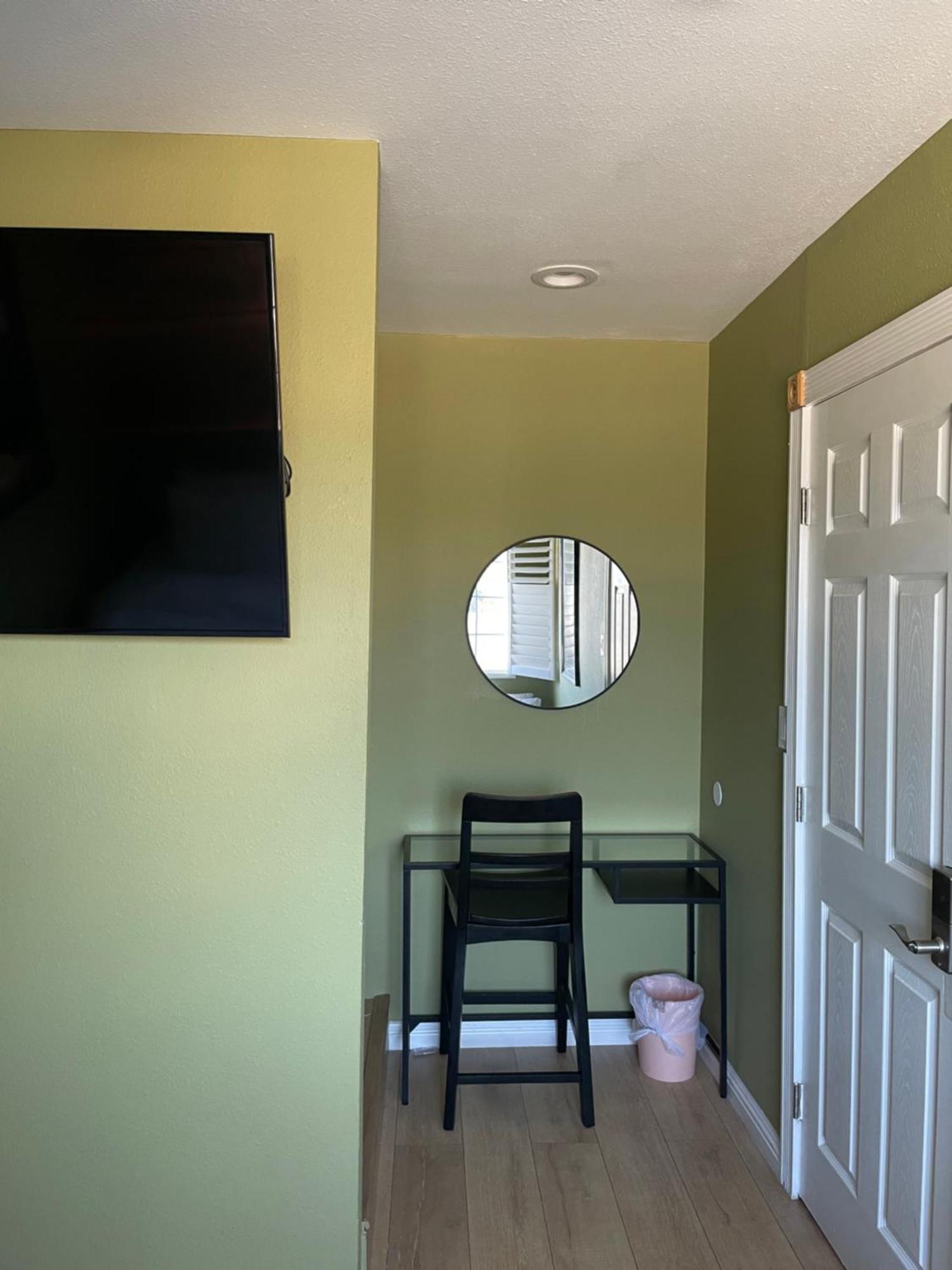 Private Room In Los Angeles La With Tv & Wifi & Ac & View Of Hollywood Sign & Private Fridge & Shared Kitchen!!! Exterior foto