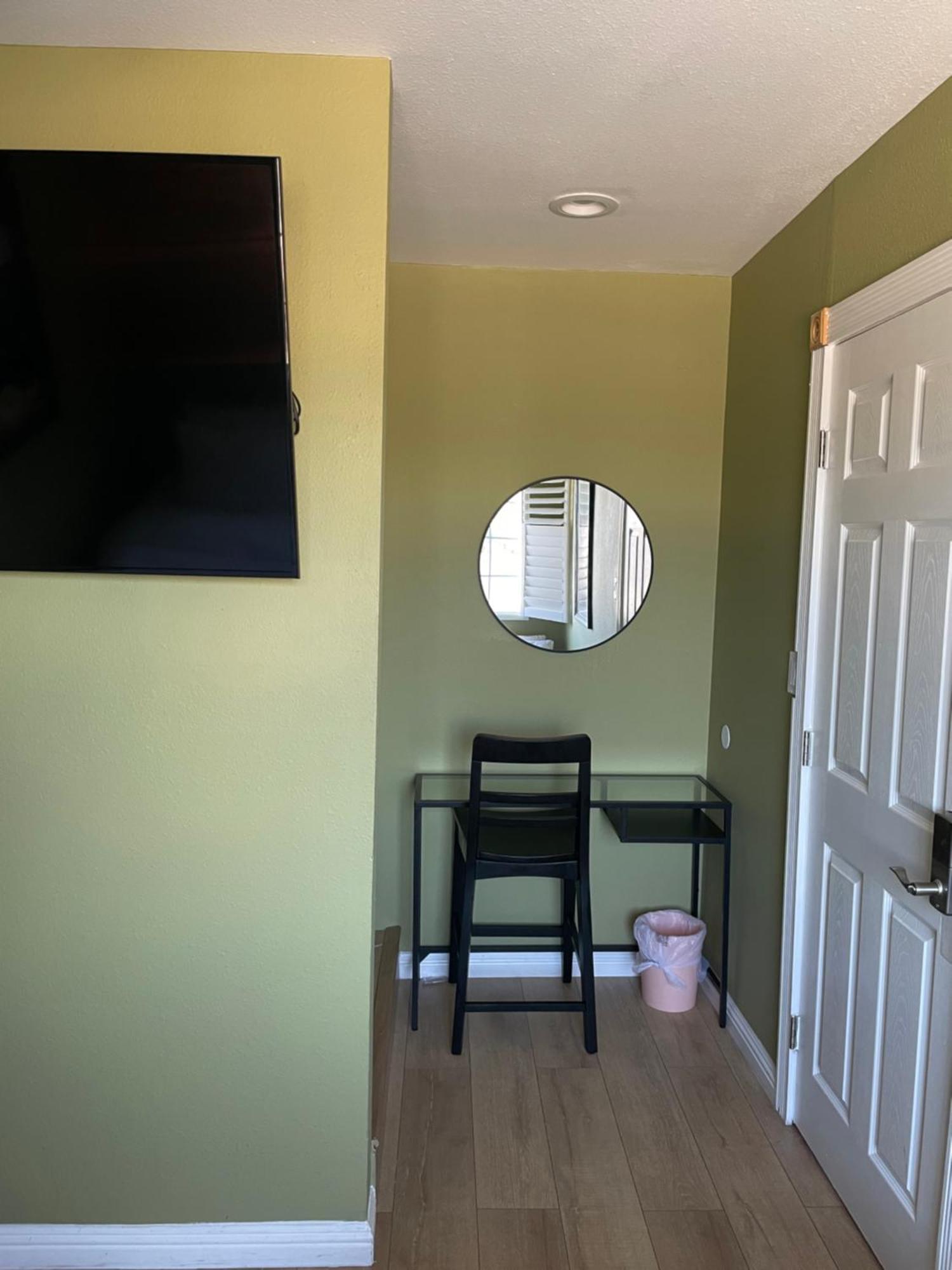 Private Room In Los Angeles La With Tv & Wifi & Ac & View Of Hollywood Sign & Private Fridge & Shared Kitchen!!! Exterior foto