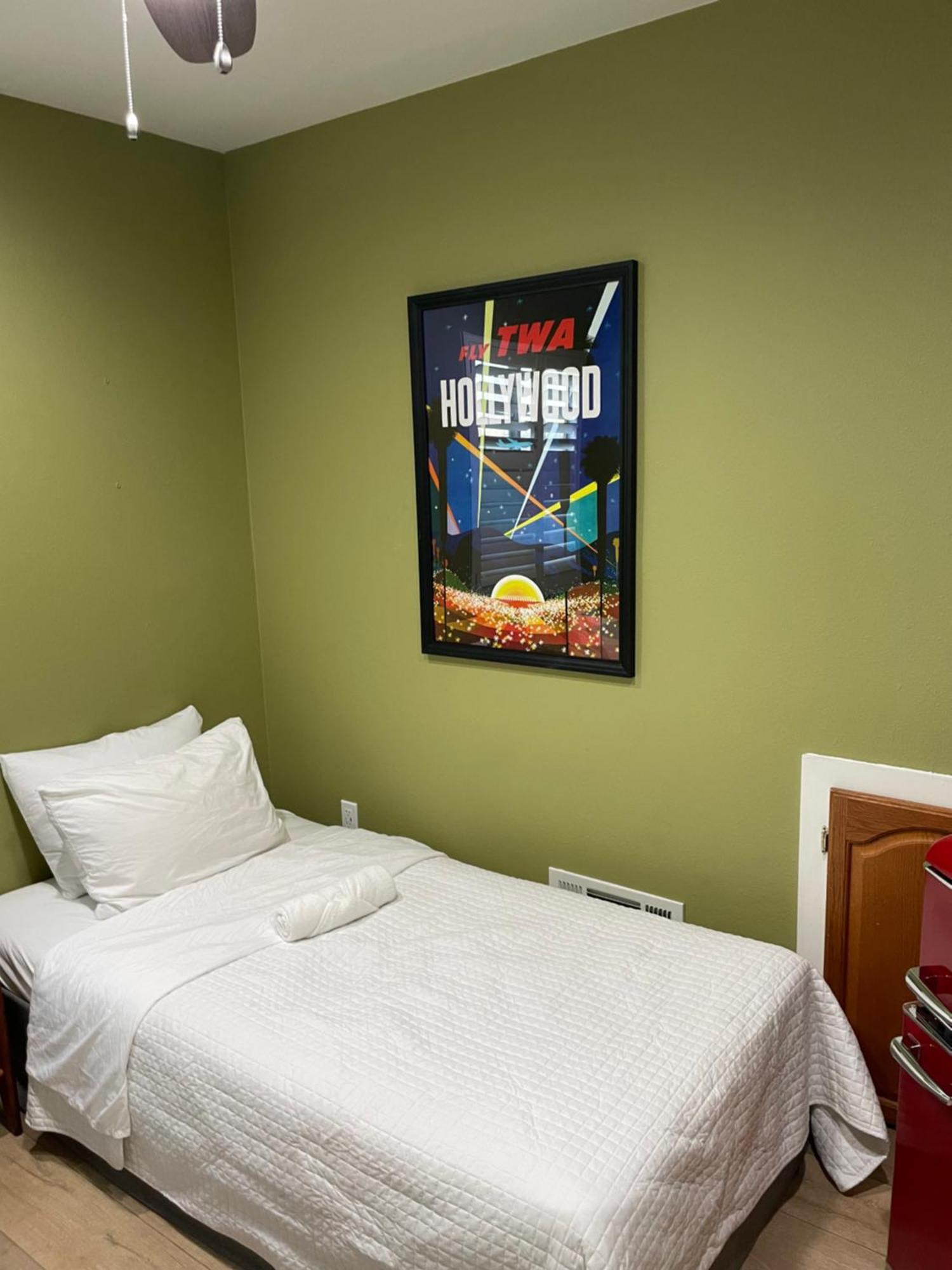 Private Room In Los Angeles La With Tv & Wifi & Ac & View Of Hollywood Sign & Private Fridge & Shared Kitchen!!! Exterior foto
