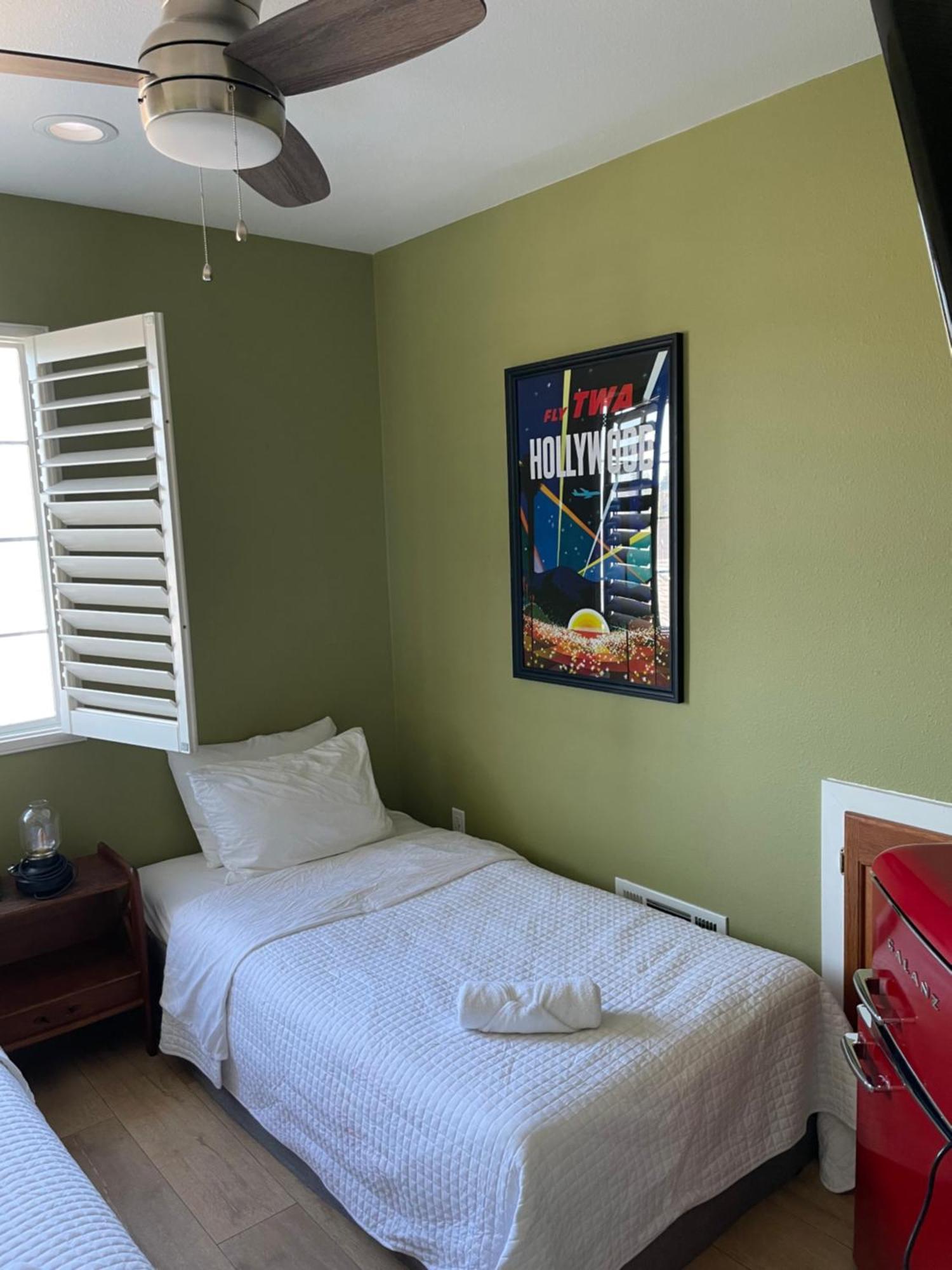 Private Room In Los Angeles La With Tv & Wifi & Ac & View Of Hollywood Sign & Private Fridge & Shared Kitchen!!! Exterior foto