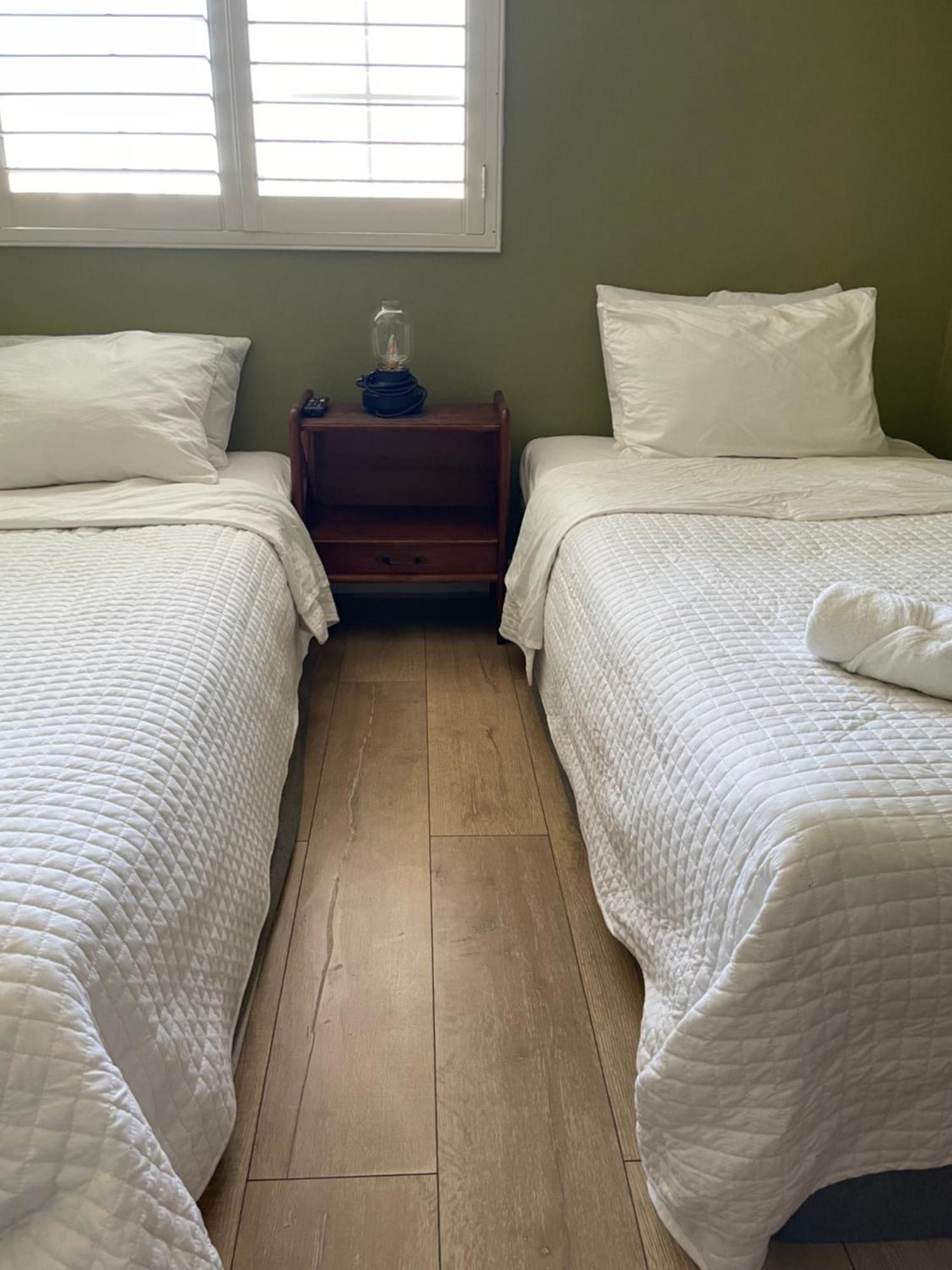 Private Room In Los Angeles La With Tv & Wifi & Ac & View Of Hollywood Sign & Private Fridge & Shared Kitchen!!! Exterior foto