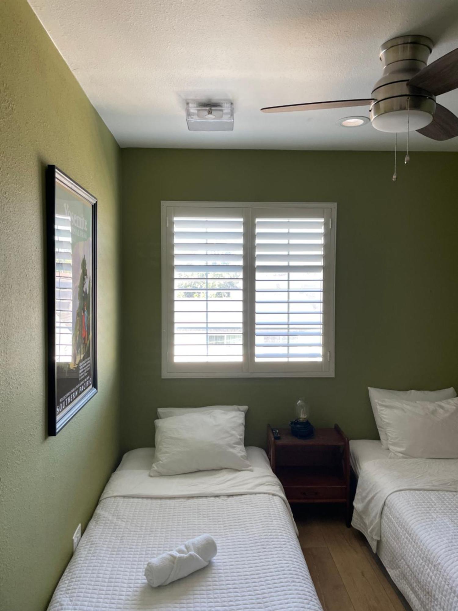 Private Room In Los Angeles La With Tv & Wifi & Ac & View Of Hollywood Sign & Private Fridge & Shared Kitchen!!! Exterior foto