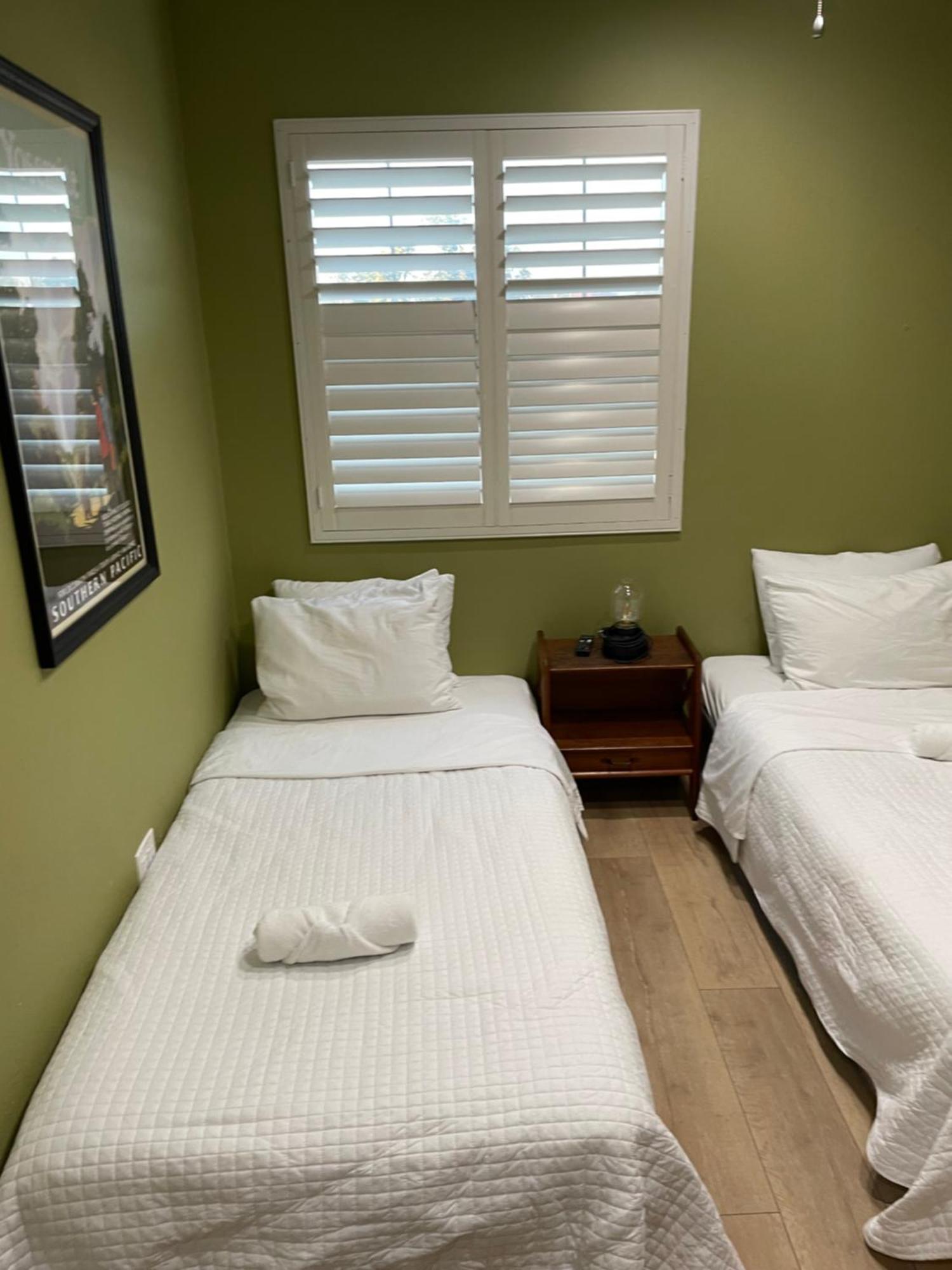 Private Room In Los Angeles La With Tv & Wifi & Ac & View Of Hollywood Sign & Private Fridge & Shared Kitchen!!! Exterior foto