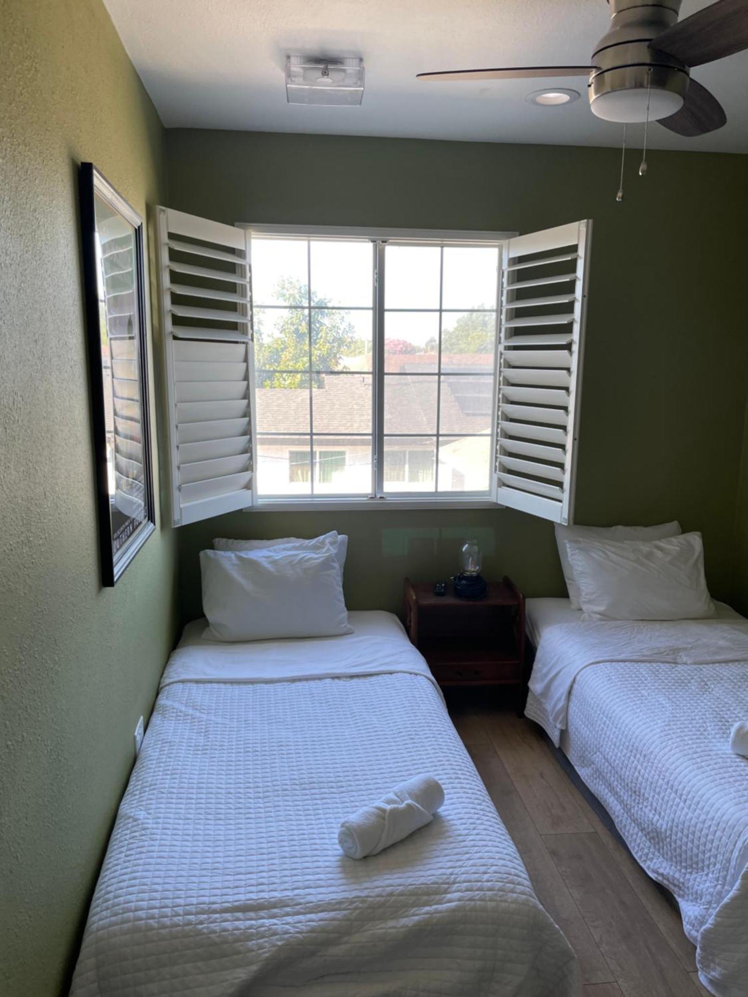 Private Room In Los Angeles La With Tv & Wifi & Ac & View Of Hollywood Sign & Private Fridge & Shared Kitchen!!! Exterior foto