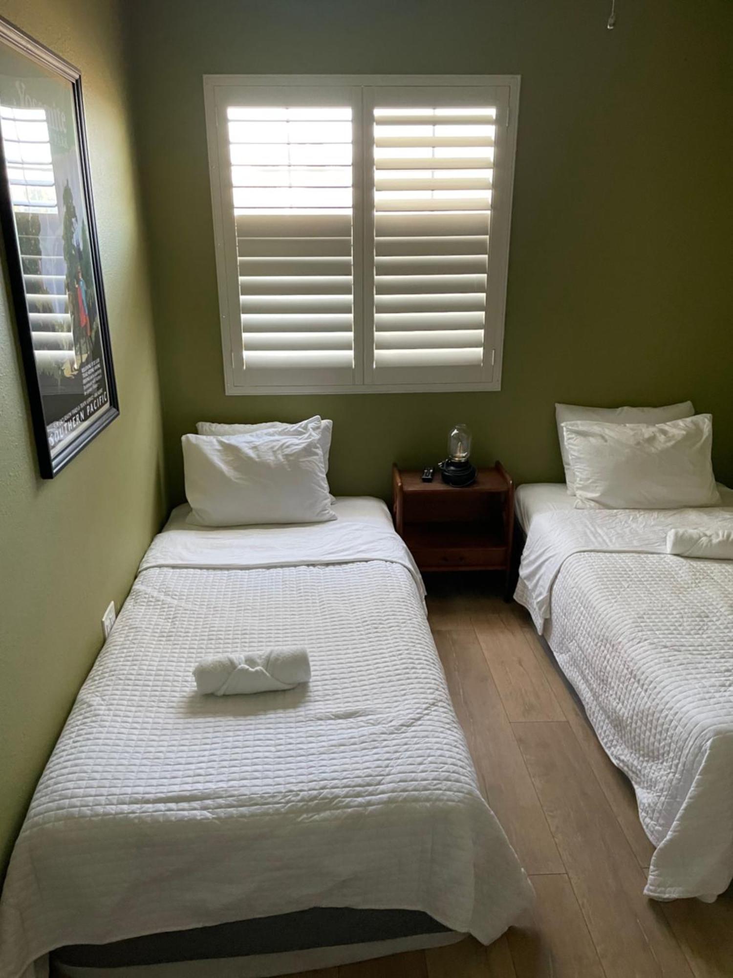Private Room In Los Angeles La With Tv & Wifi & Ac & View Of Hollywood Sign & Private Fridge & Shared Kitchen!!! Exterior foto