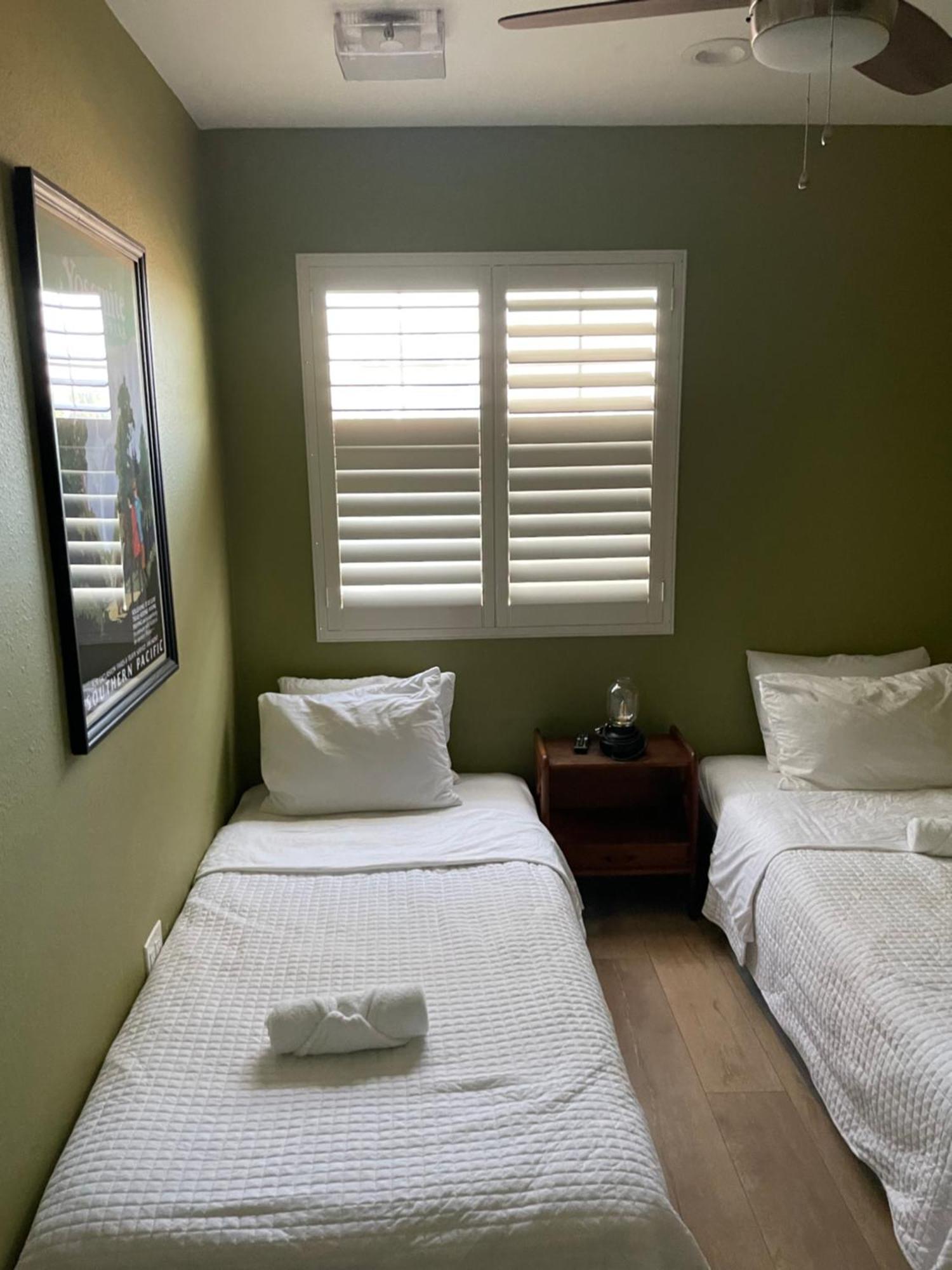 Private Room In Los Angeles La With Tv & Wifi & Ac & View Of Hollywood Sign & Private Fridge & Shared Kitchen!!! Exterior foto