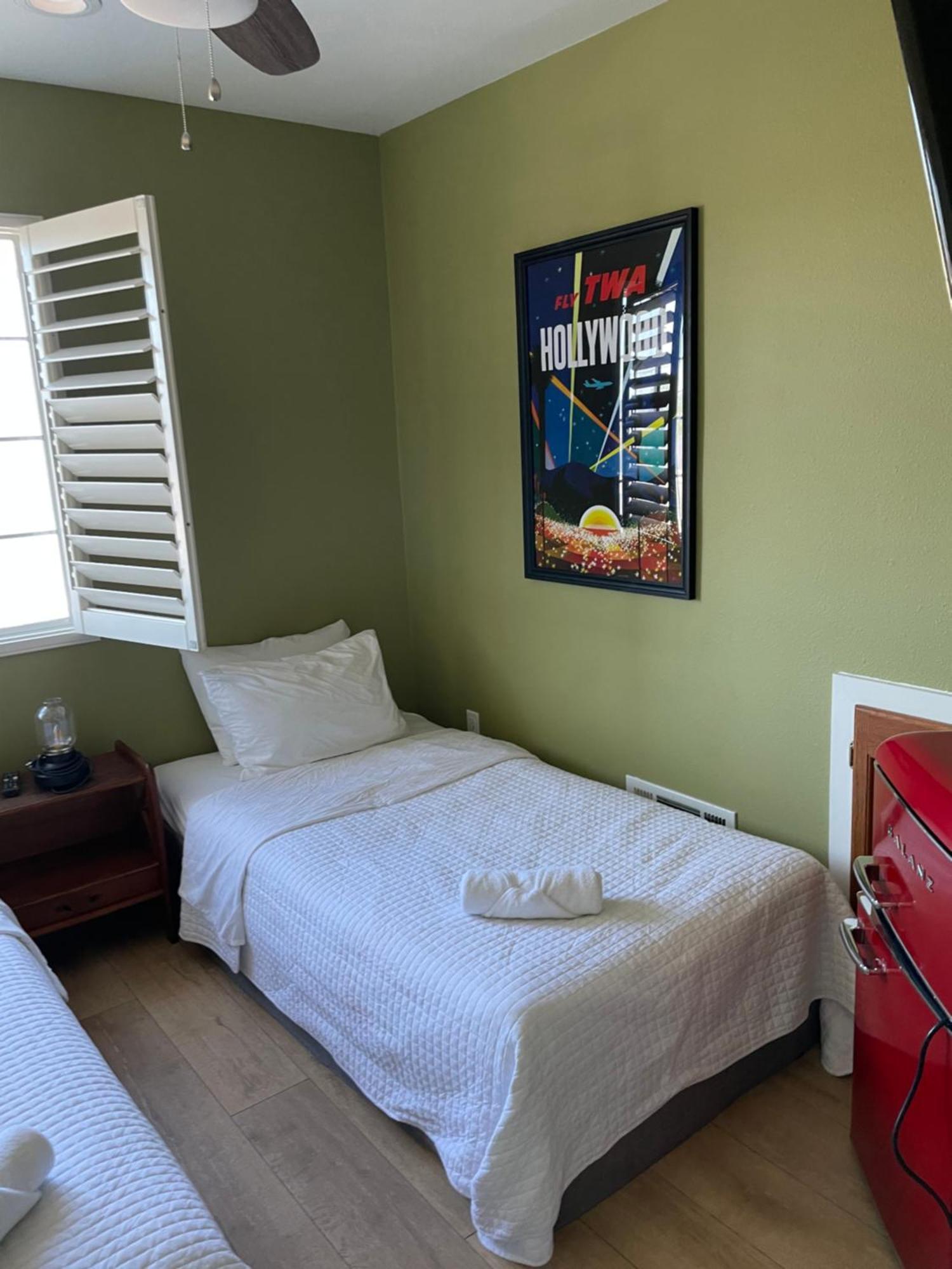 Private Room In Los Angeles La With Tv & Wifi & Ac & View Of Hollywood Sign & Private Fridge & Shared Kitchen!!! Exterior foto