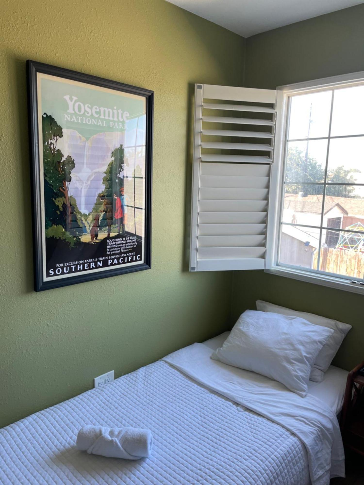 Private Room In Los Angeles La With Tv & Wifi & Ac & View Of Hollywood Sign & Private Fridge & Shared Kitchen!!! Exterior foto